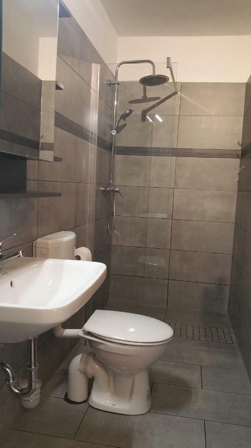 Holi Day Spa Appartement 1 برلين المظهر الخارجي الصورة